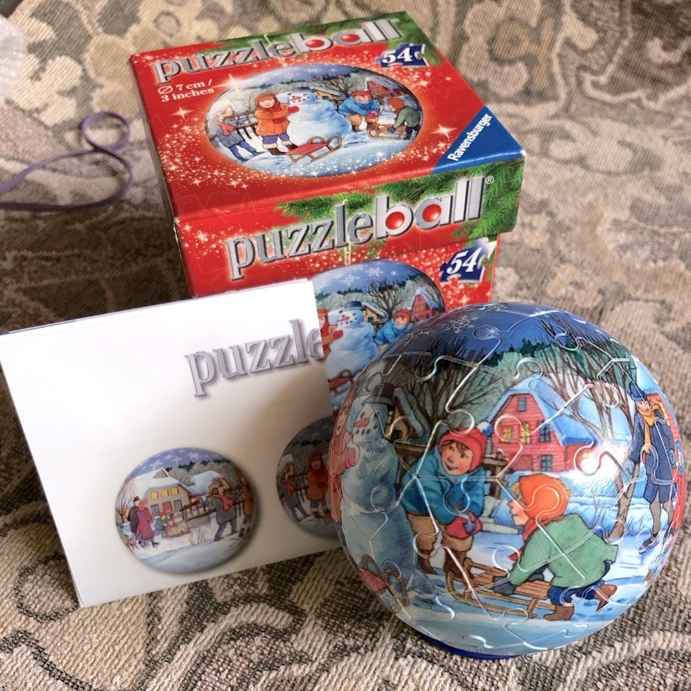 Ravensburger Puzzle Ball Puzzleball Winter Scene- 54 Pieces.